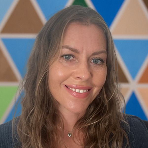 Mgr. Kateřina Pražáková - ZÁSTUPKYNĚ ŘEDITELE LYCEA, admin pro MBS (maturitu bez studia) - region Čechy